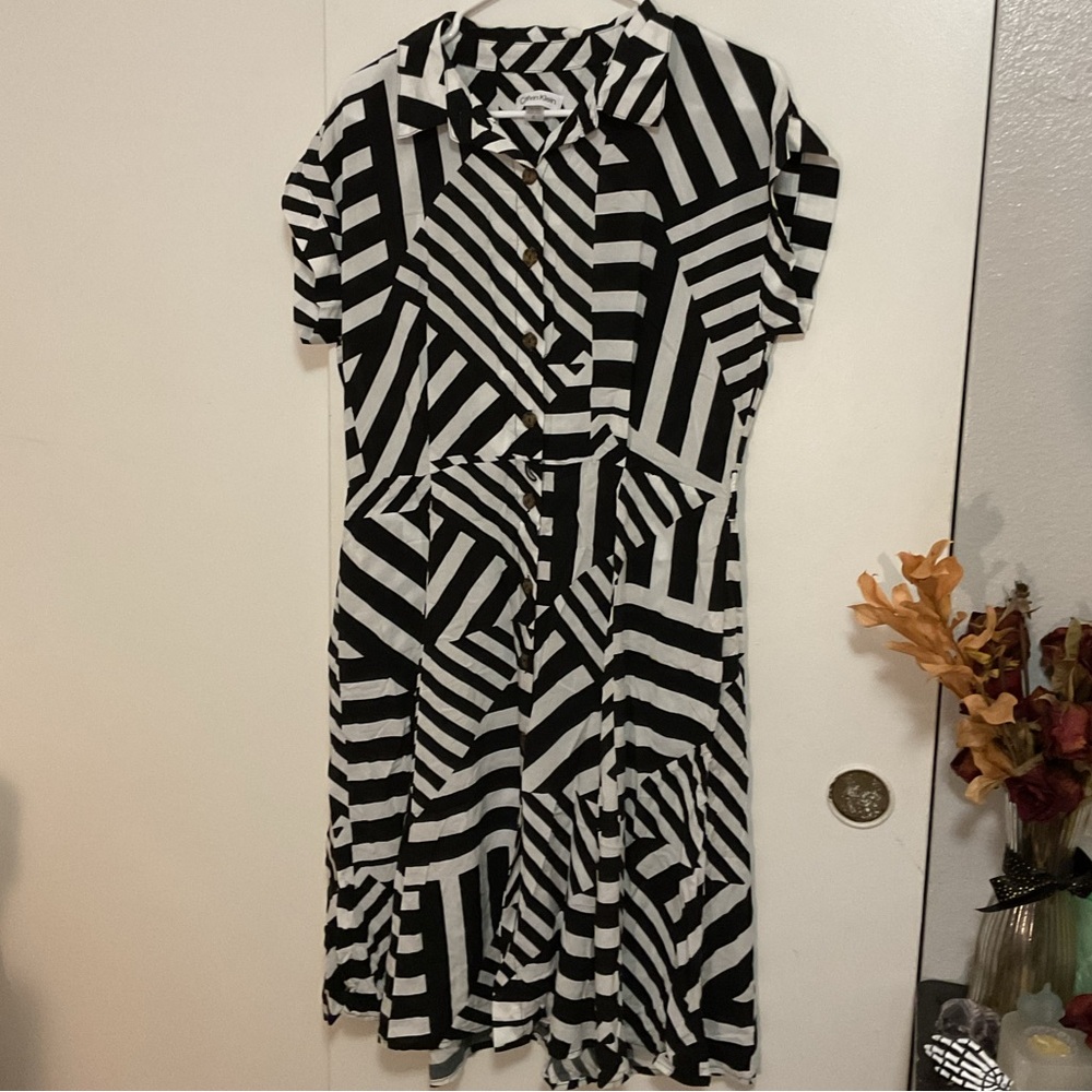 Calvin Klein Geometric Black and White Midi Dress